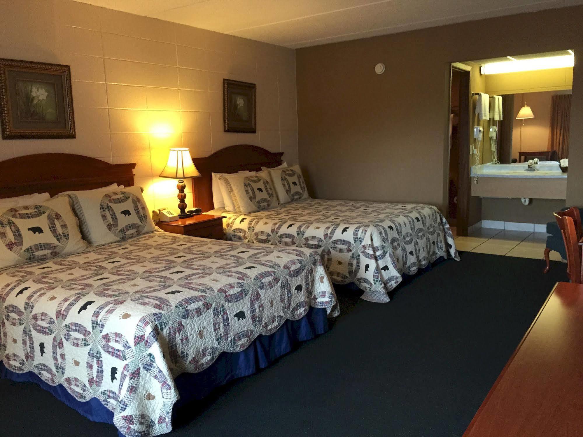 بيدجن فورج Mountain Breeze Motel المظهر الخارجي الصورة